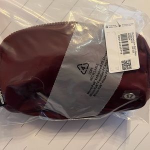 Lululemon everywhere belt bag